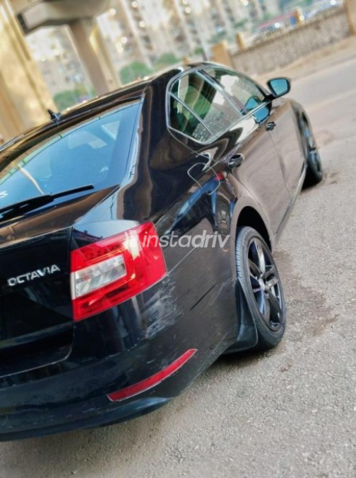 سكودا اوكتافيا A7 2020 أسود أوتوماتيك مستعملة للبيع في الهرم - 4