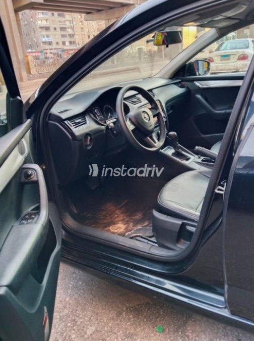 سكودا اوكتافيا A7 2020 أسود أوتوماتيك مستعملة للبيع في الهرم - 6