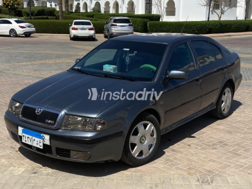 سكودا اوكتافيا A4 1998 أبيض أوتوماتيك مستعملة للبيع في زفتى - 2