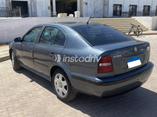 سكودا اوكتافيا A4 1998 أبيض أوتوماتيك مستعملة للبيع في زفتى - 3