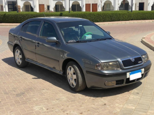 سكودا اوكتافيا A4 1998 أبيض أوتوماتيك مستعملة للبيع في زفتى