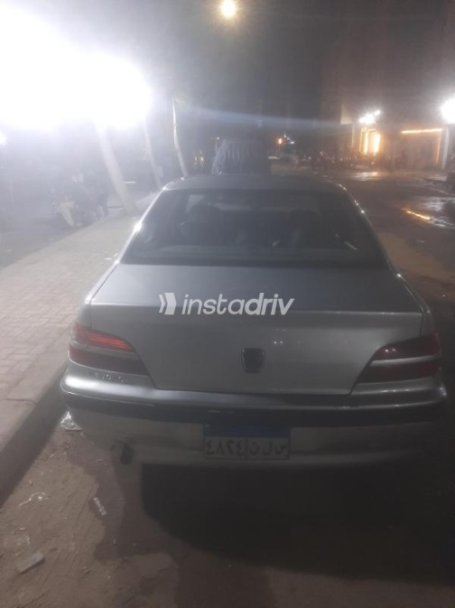 بيجو 406 2001 فضي أوتوماتيك مستعملة للبيع في الإسكندرية - 10
