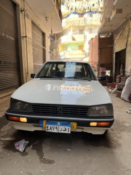 Peugeot 505 1988 Beige Automatic Used for Sale in Cairo - 2