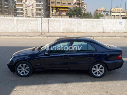 Mercedes C 180 2003 Dark Blue Automatic Used for Sale in Nasr city - 1