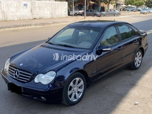 Mercedes C 180 2003 Dark Blue Automatic Used for Sale in Nasr city - 3