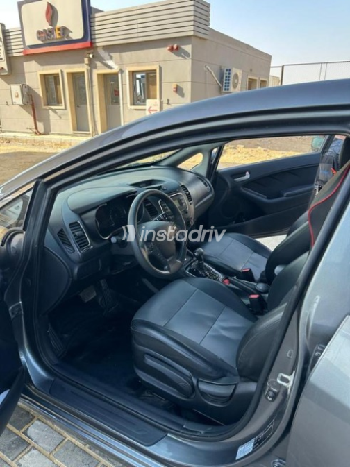 Kia Cerato 2018 White Automatic Used for Sale in Greater Cairo ( Cairo + Giza) - 2
