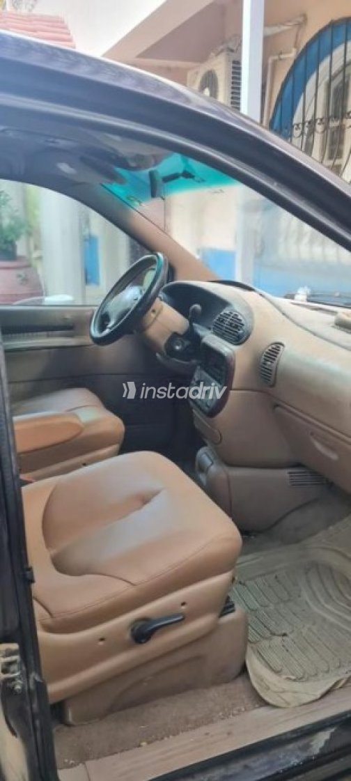Chrysler Voyager 1997 Blue Automatic Used for Sale in El Haram - 3