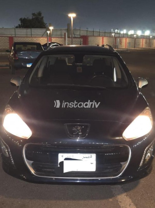 Peugeot 308 sw 2011 Dark Blue Automatic Used for Sale in 6 October - 1