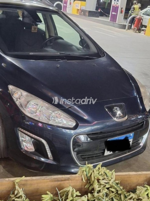 Peugeot 308 sw 2011 Dark Blue Automatic Used for Sale in 6 October - 9