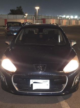 بيجو 308 sw 2011 أزرق غامق أوتوماتيك مستعملة للبيع في 6 أكتوبر