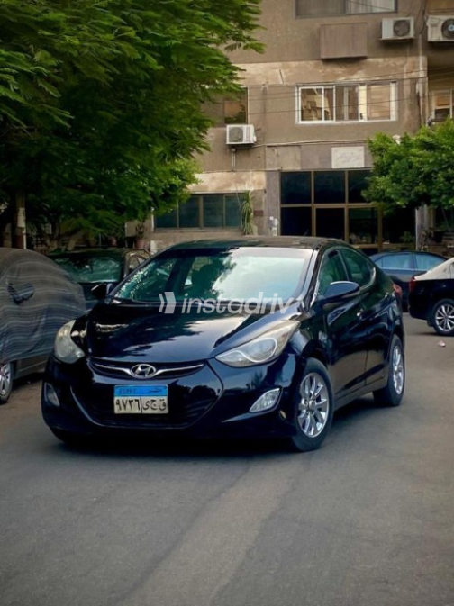 هيونداي إلنترا 2015 أزرق غامق أوتوماتيك مستعملة للبيع في شبرا - 2