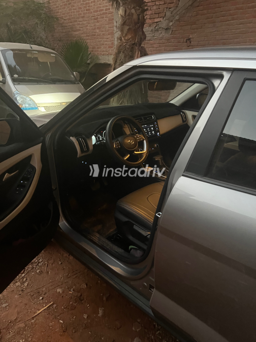 Hyundai Creta 2025 Silver Automatic Used for Sale in Greater Cairo ( Cairo + Giza) - 5
