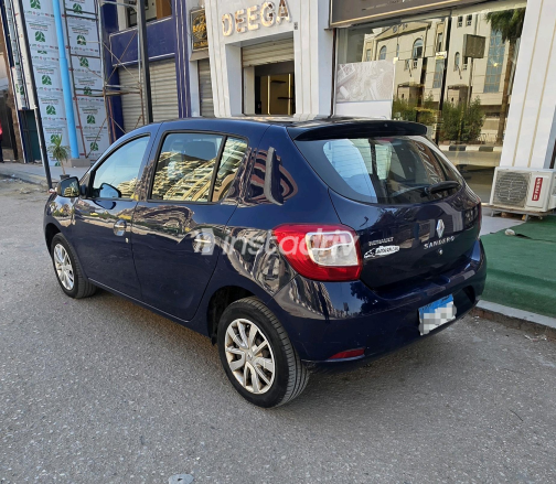 Renault Sandero 2017 White Automatic Used for Sale in Greater Cairo ( Cairo + Giza) - 1