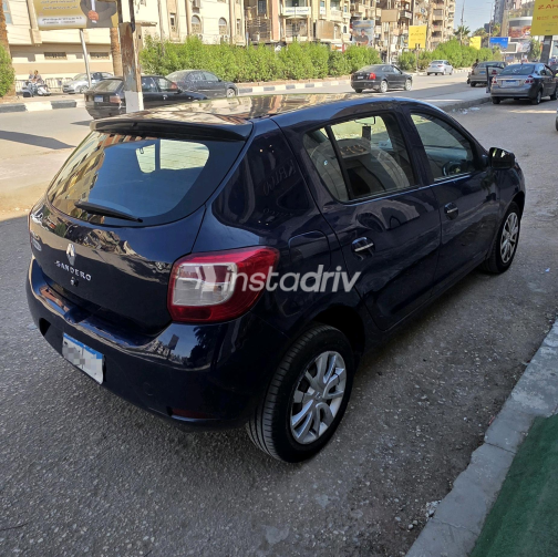 Renault Sandero 2017 White Automatic Used for Sale in Greater Cairo ( Cairo + Giza) - 4