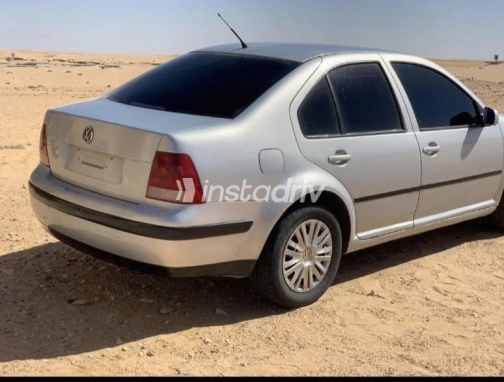 فولكس فاغن بورا 2000 فضي أوتوماتيك مستعملة للبيع في الجيزة - 3