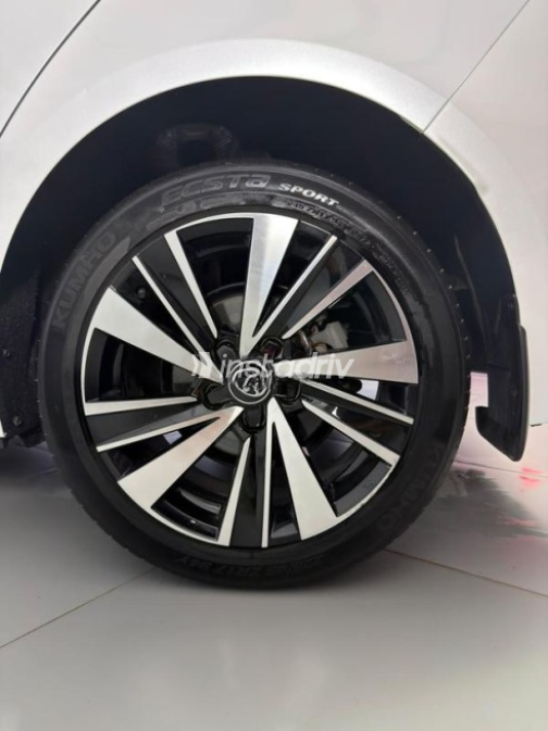 Toyota Corolla 2026 White Automatic Used for Sale in Cairo - 4