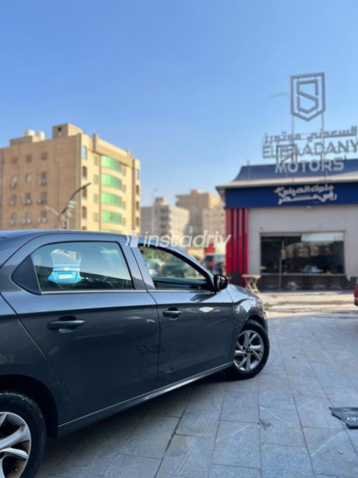 Citroën C Elysee 2020 Brown Automatic Used for Sale in Nasr city - 10