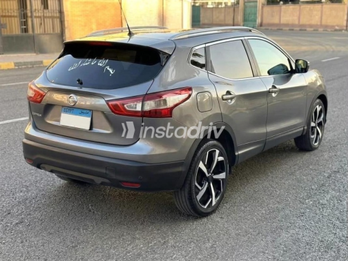 Nissan Qashqai 2017 White Automatic Used for Sale in Greater Cairo ( Cairo + Giza) - 2