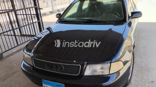 اودي A4 1998 أزرق غامق أوتوماتيك مستعملة للبيع في الشروق - 3
