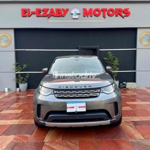 Land Rover Discovery 2018 Gray Automatic Used for Sale in Nasr city - 1