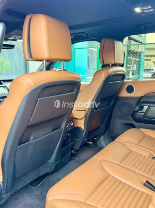 Land Rover Discovery 2018 Gray Automatic Used for Sale in Nasr city - 9