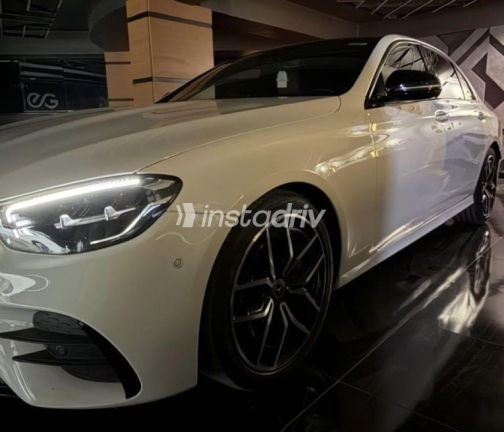 مرسيدس E 300 2023 أبيض أوتوماتيك مستعملة للبيع في المهندسين - 3