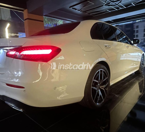 مرسيدس E 300 2023 أبيض أوتوماتيك مستعملة للبيع في المهندسين - 4