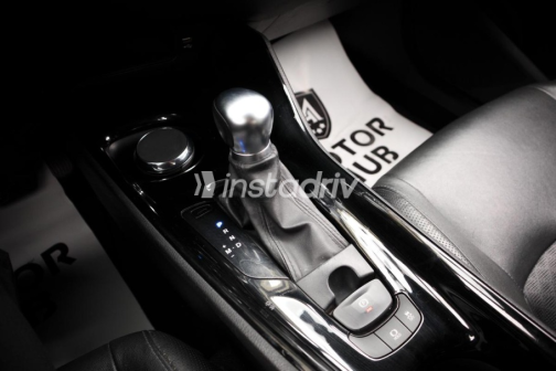 Toyota C-HR 2021 Dark Blue Automatic Used for Sale in Nasr city - 4