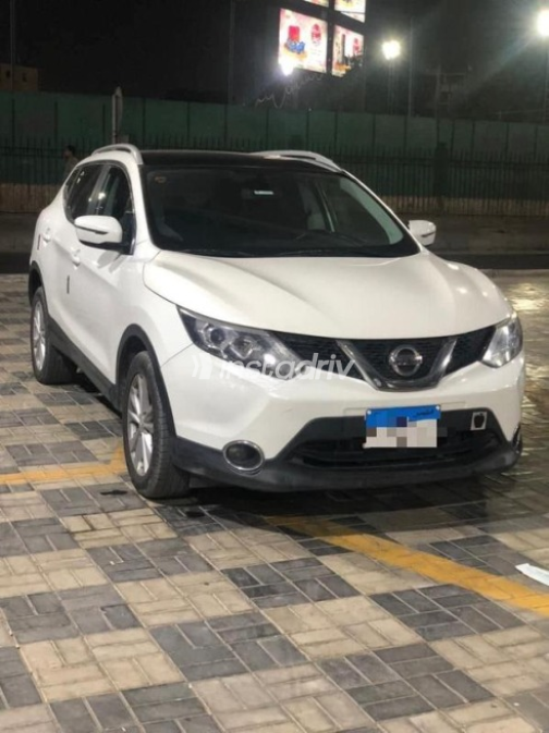 Nissan Qashqai 2016 White Automatic Used for Sale in Shobra - 5