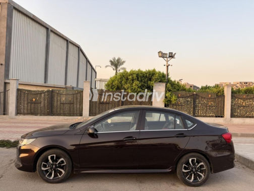 ساوايست A5 2023 أحمر غامق أوتوماتيك مستعملة للبيع في مصر الجديدة - 3