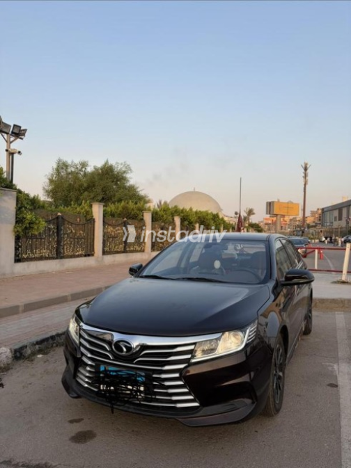 ساوايست A5 2023 أحمر غامق أوتوماتيك مستعملة للبيع في مصر الجديدة - 4