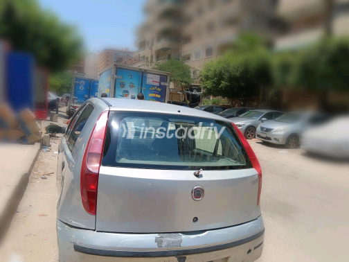 Fiat Punto 2011 Silver Manual Used for Sale in Greater Cairo ( Cairo + Giza) - 3