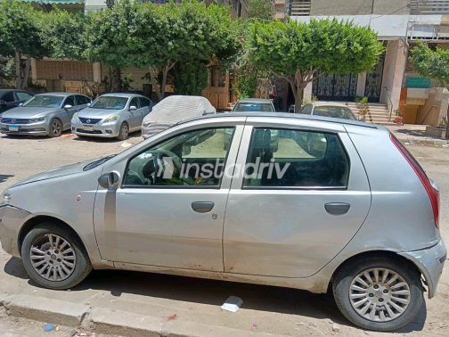 Fiat Punto 2011 Silver Manual Used for Sale in Greater Cairo ( Cairo + Giza) - 4