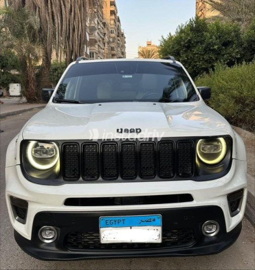 جيب رينيجيد 2020 أبيض أوتوماتيك مستعملة للبيع في مصر الجديدة - 1