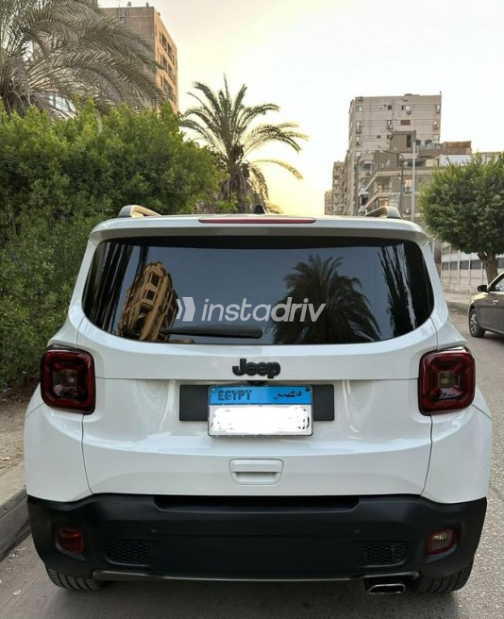جيب رينيجيد 2020 أبيض أوتوماتيك مستعملة للبيع في مصر الجديدة - 7