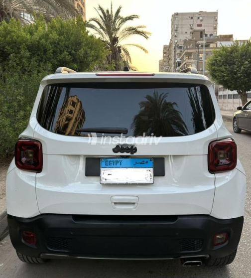 جيب رينيجيد 2020 أبيض أوتوماتيك مستعملة للبيع في مصر الجديدة - 9
