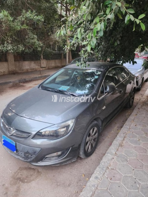 Opel Astra 2020 White Automatic Used for Sale in Greater Cairo ( Cairo + Giza) - 3