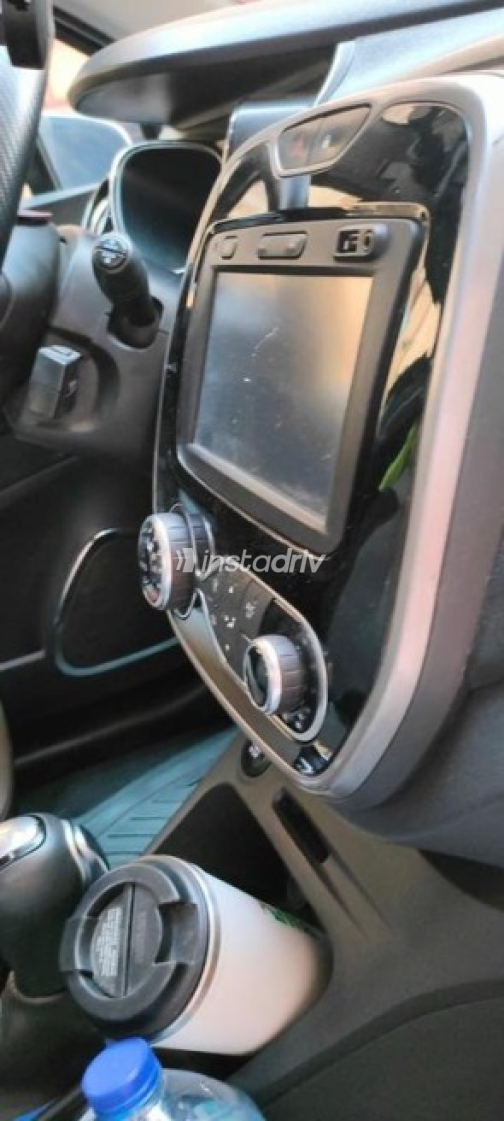 Renault Captur 2017 White Automatic Used for Sale in Greater Cairo ( Cairo + Giza) - 1