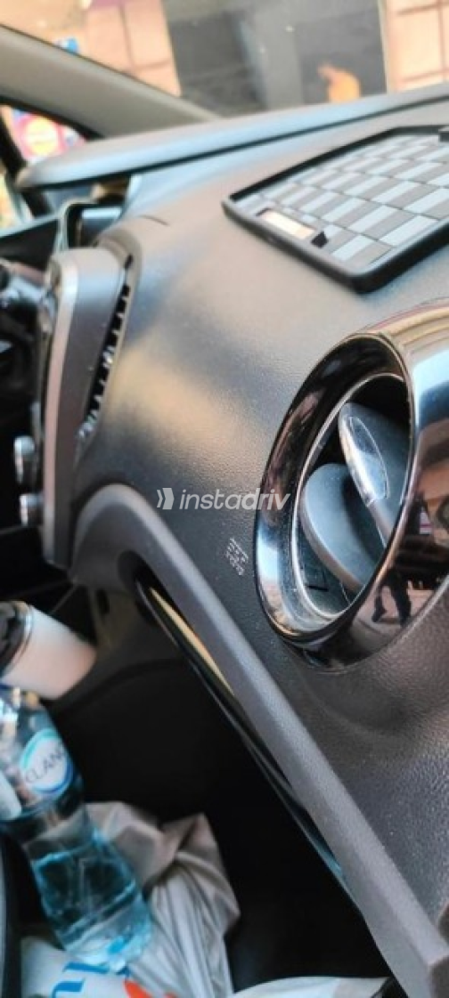 Renault Captur 2017 White Automatic Used for Sale in Greater Cairo ( Cairo + Giza) - 2