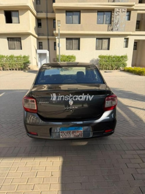 Renault Logan 2017 White Automatic Used for Sale in Greater Cairo ( Cairo + Giza) - 2