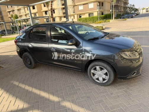 Renault Logan 2017 White Automatic Used for Sale in Greater Cairo ( Cairo + Giza) - 4