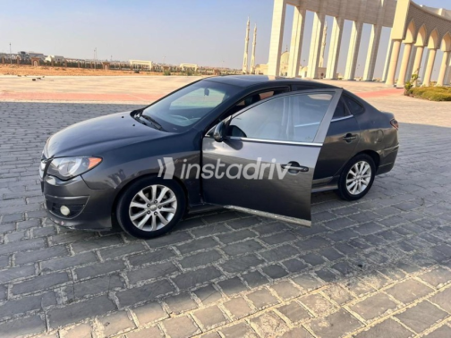 Hyundai Elantra HD 2018 White Automatic Used for Sale in Greater Cairo ( Cairo + Giza) - 2