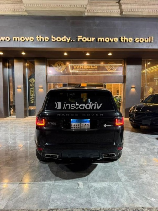 Land Rover Range Rover Sport 2022 Black Automatic Used for Sale in Cairo - 4