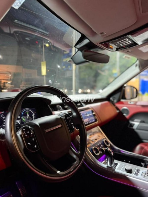 Land Rover Range Rover Sport 2022 Black Automatic Used for Sale in Cairo - 5
