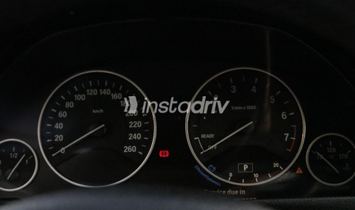 BMW 318 2017 Silver Automatic Used for Sale in Nasr city - 5