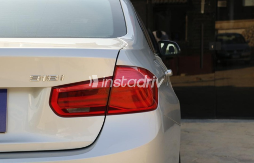 BMW 318 2017 Silver Automatic Used for Sale in Nasr city - 9