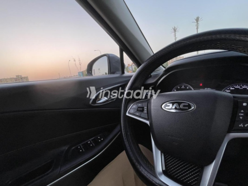 جاك JS4 2022 أبيض أوتوماتيك مستعملة للبيع في 6 أكتوبر - 6