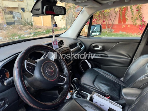 Jeep Renegade 2016 Black Automatic Used for Sale in Greater Cairo ( Cairo + Giza) - 3