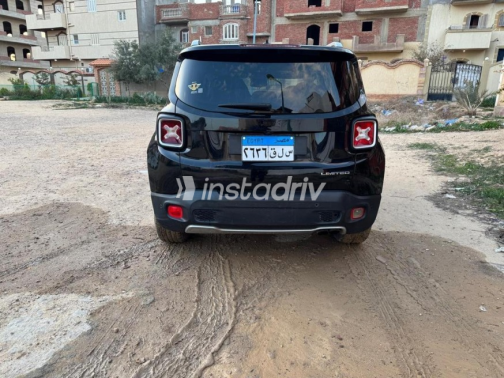 Jeep Renegade 2016 Black Automatic Used for Sale in Greater Cairo ( Cairo + Giza) - 6