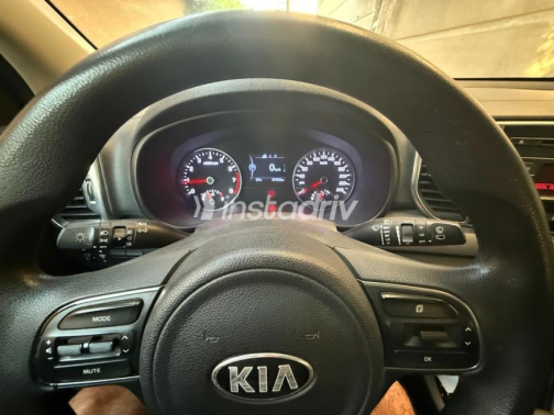 Kia Sportage 2017 White Automatic Used for Sale in Greater Cairo ( Cairo + Giza) - 3
